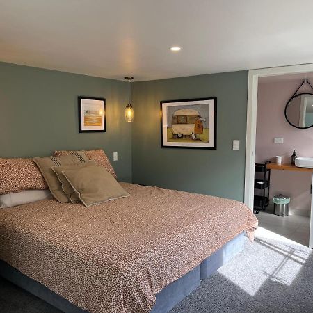 West Rock Apartment Куийнстаун Екстериор снимка